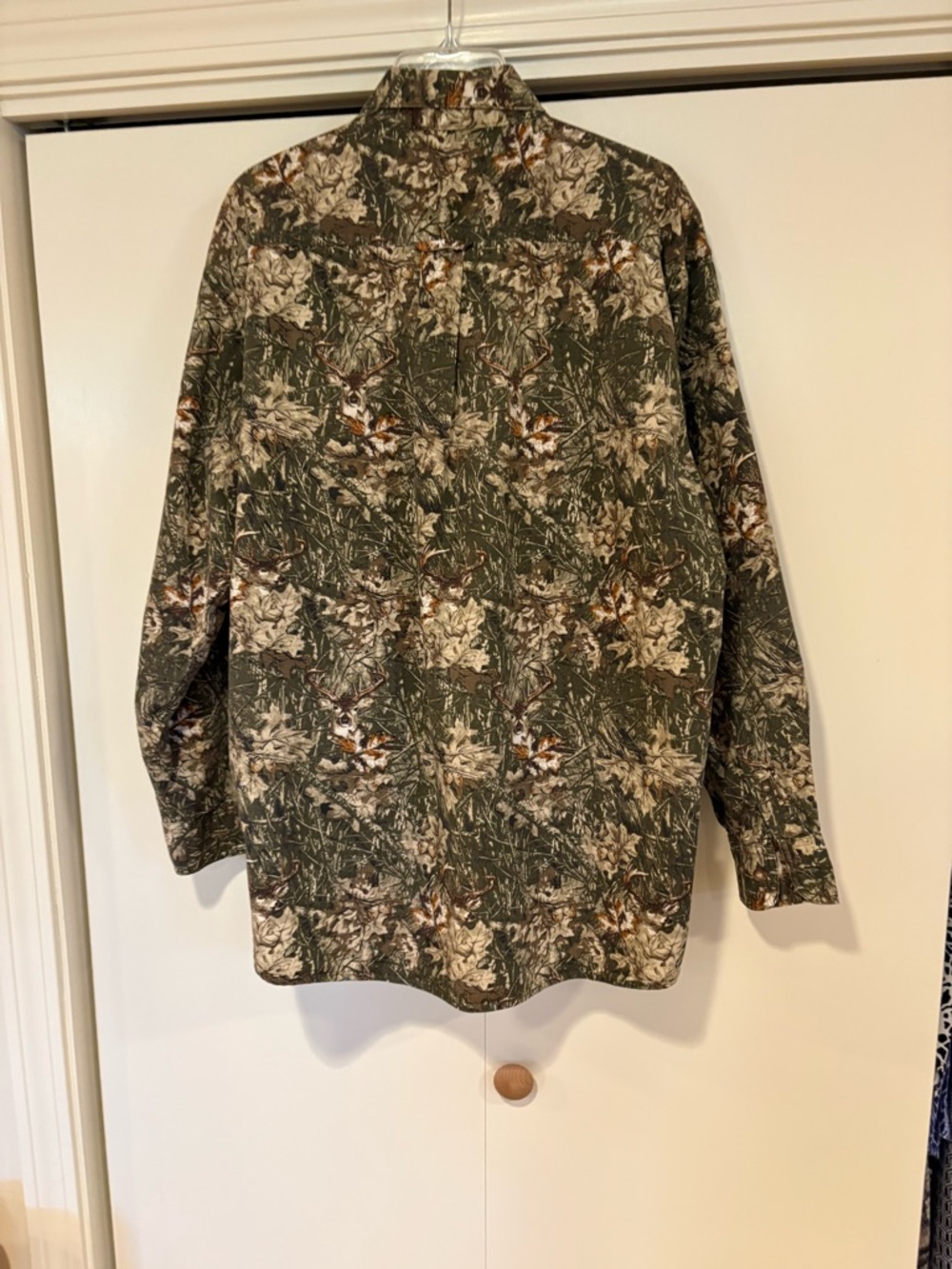Camo Men's, Woods and Water size L camo Deer Buck long sleeve button shirt - Picture 4 of 5